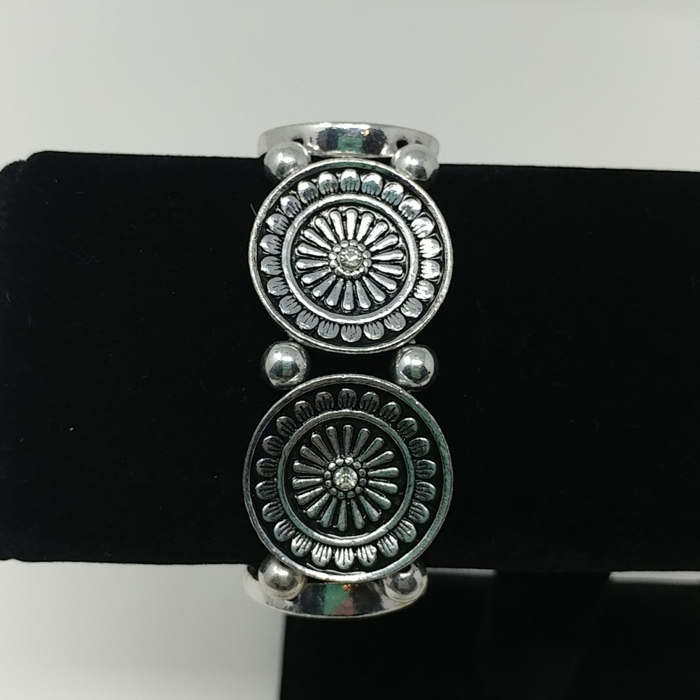 Round Disc Hammered Metal Stretch Bracelet